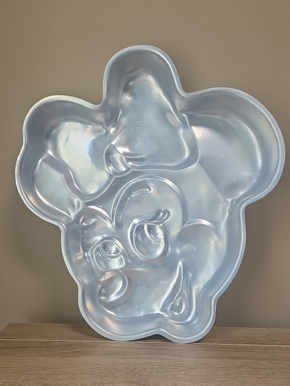 Wilton Silver Minnie Mouse Shaped Cake Pan